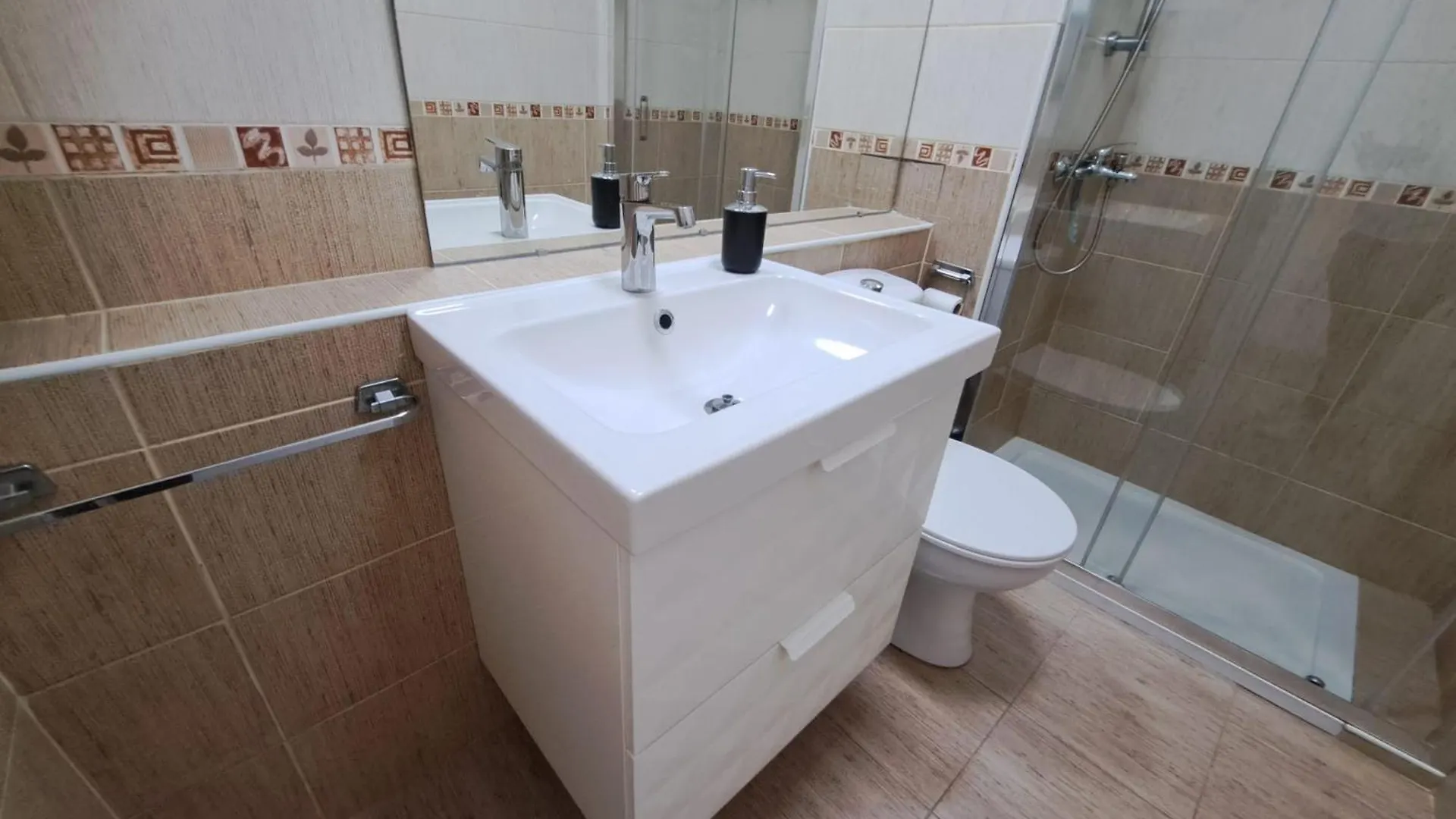 Great Ocean View, Beach At 3 Min, One Bedroom Apartment 美洲海滩 0*,  西班牙